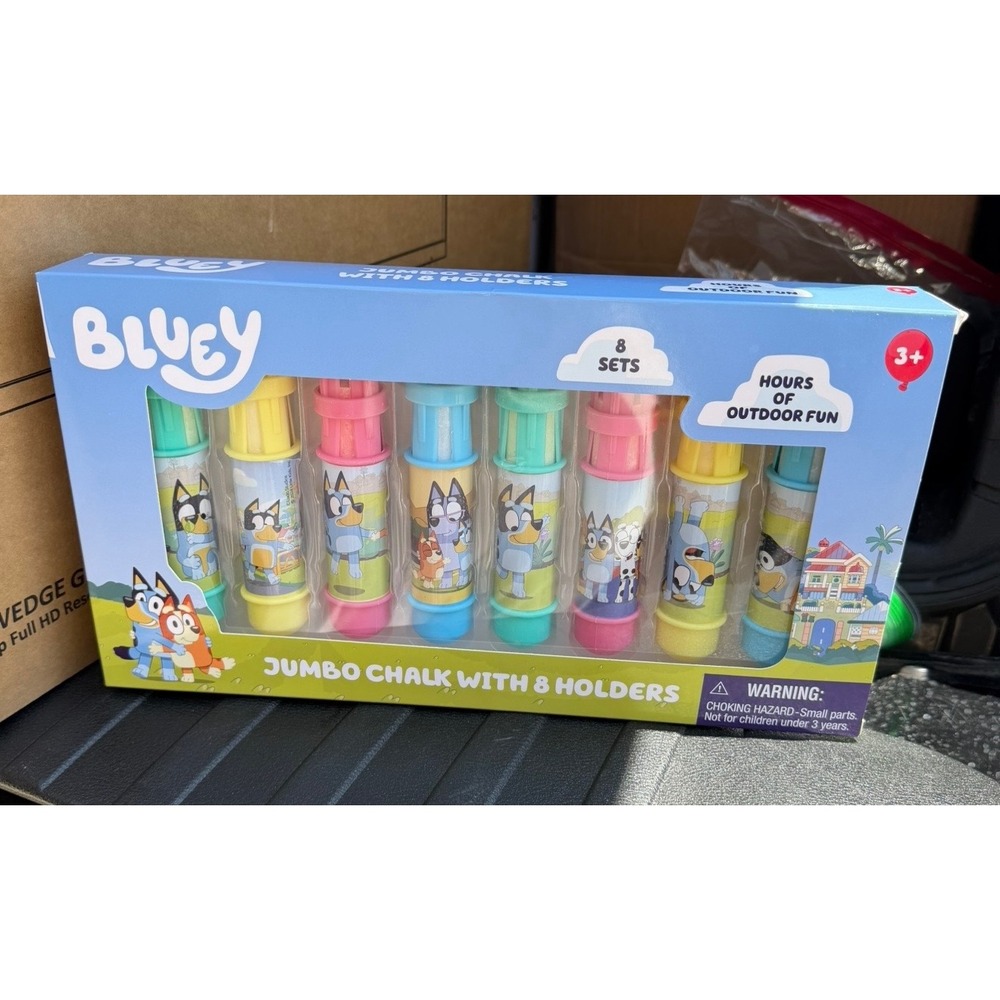 Bluey Jumbo Sidewalk Chalk with 8 Character Holders Outdoor Art Set New